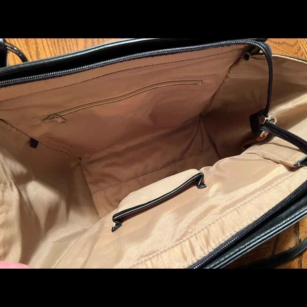 Aurielle Leather by Carryland purse - Picture 7 of 7